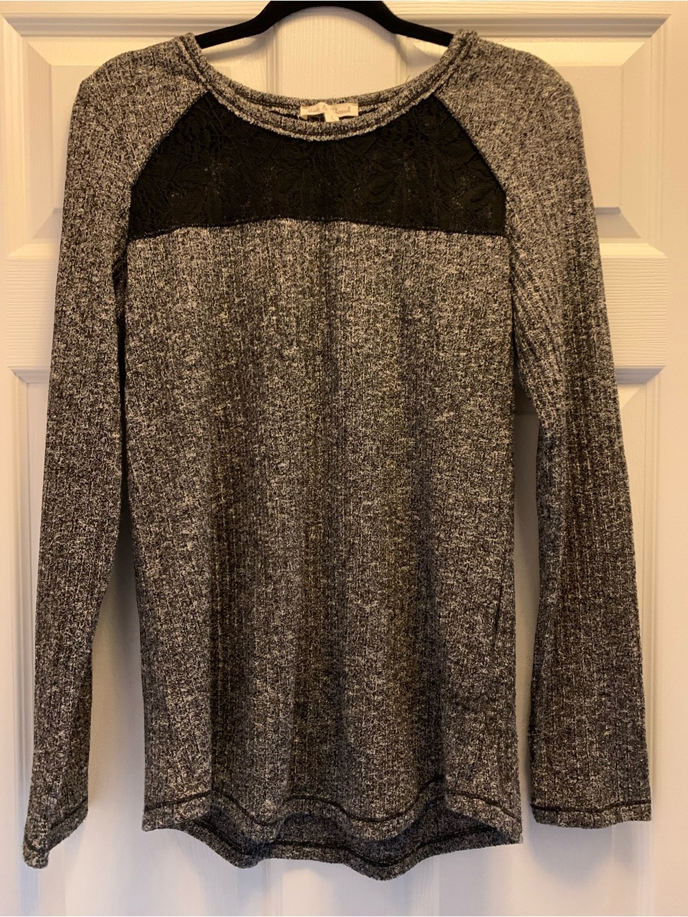 Hem and Thread Gray Knit Long Sleeve Top with Black Lace Yoke Size Large
